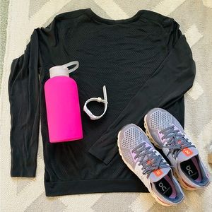 EUC Lululemon Swiftly Relaxed Tech Long Sleeve Size 6 Black